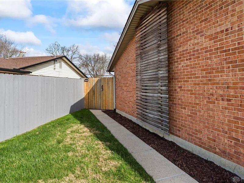 2247 E Whipp Road, Kettering, OH 45440 Photo 46