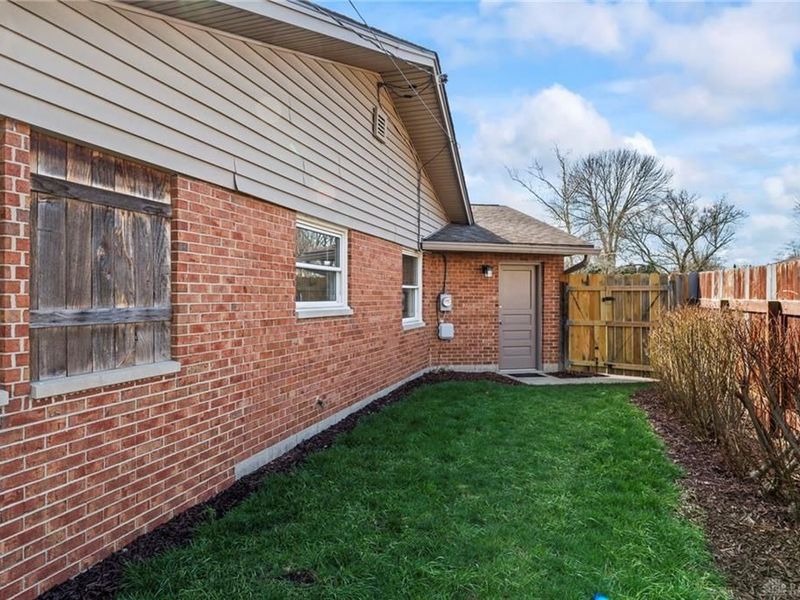 2247 E Whipp Road, Kettering, OH 45440 Photo 48