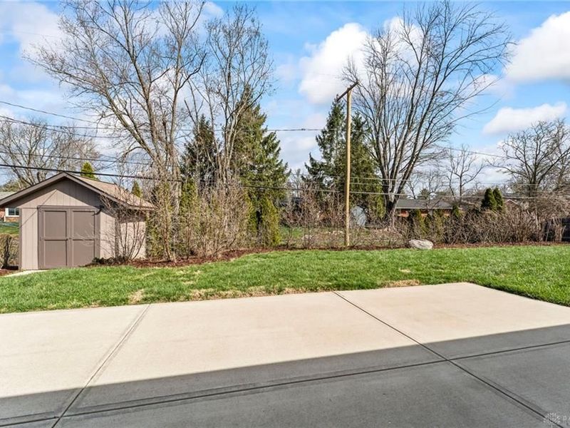 2247 E Whipp Road, Kettering, OH 45440 Photo 5