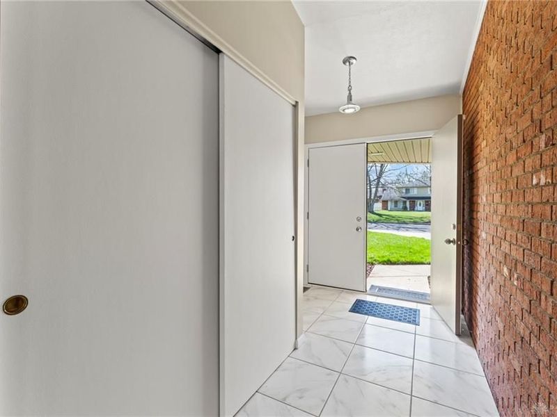 2247 E Whipp Road, Kettering, OH 45440 Photo 9