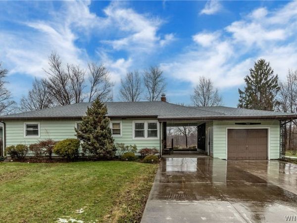 7529 Valley Circle Lane, Hamburg, NY 14075