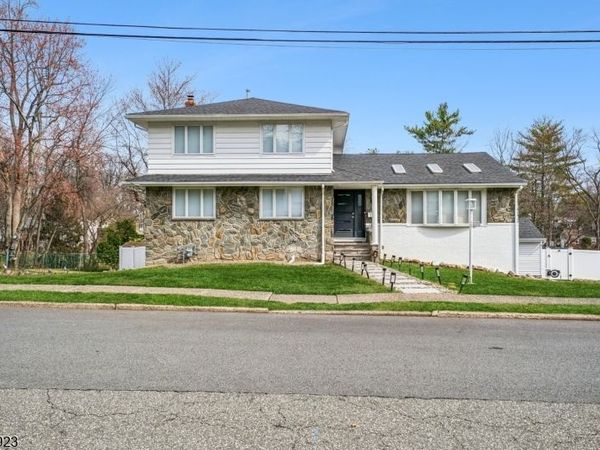 13 Munsey Rd, Emerson, NJ 07630