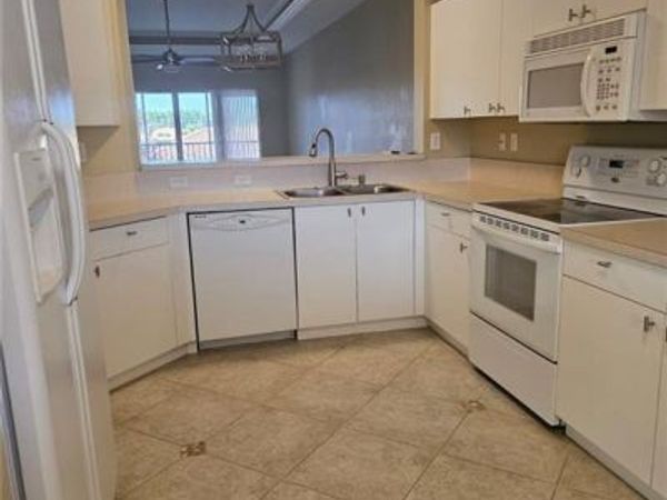 7835 Regal Heron CIR , Unit 301, NAPLES, FL 34104