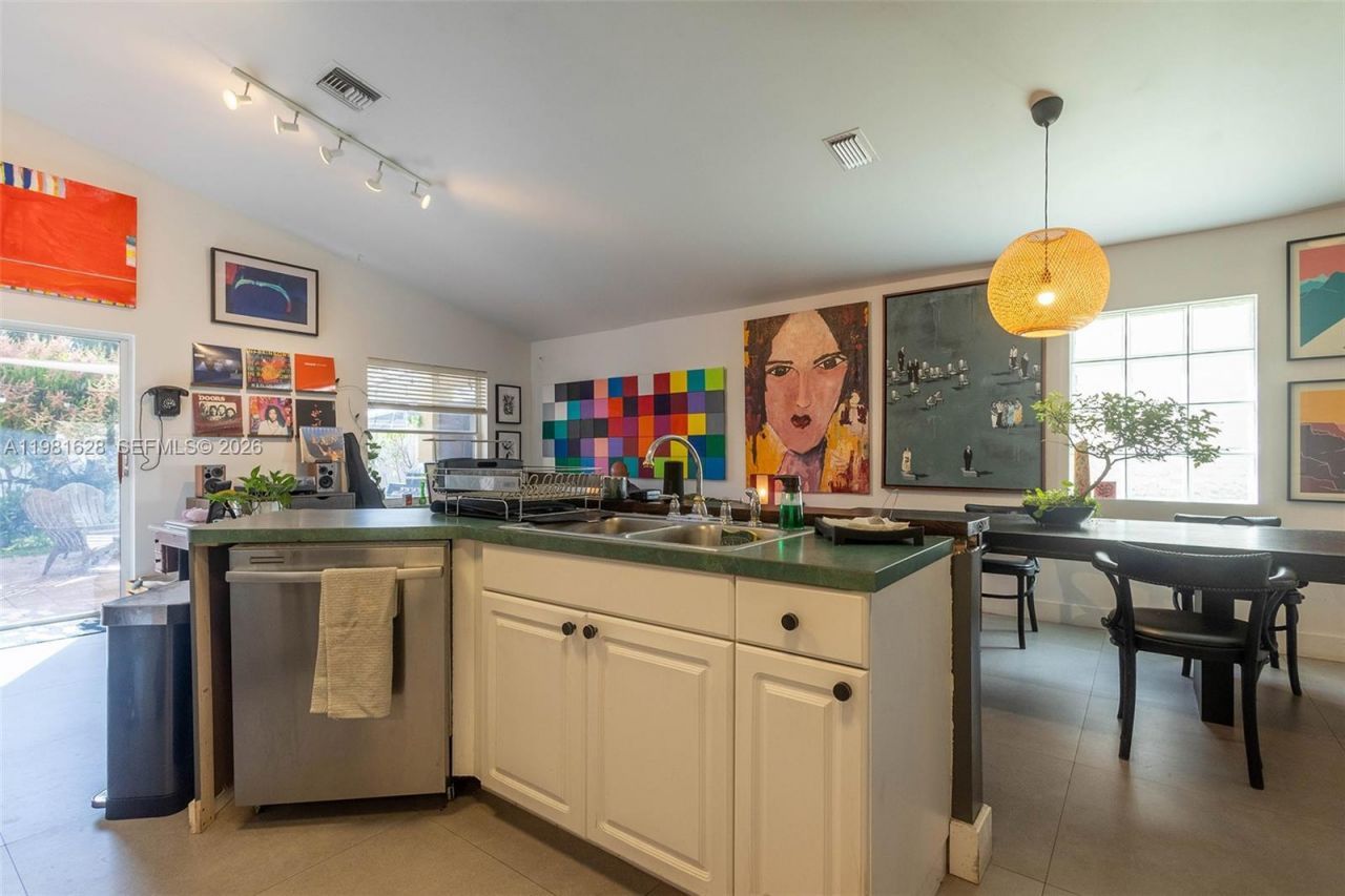 743 SW 121st Ave , Pembroke Pines, FL 33025 Photo