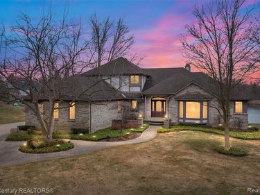 1759 Poplar Court, Troy, MI 48098