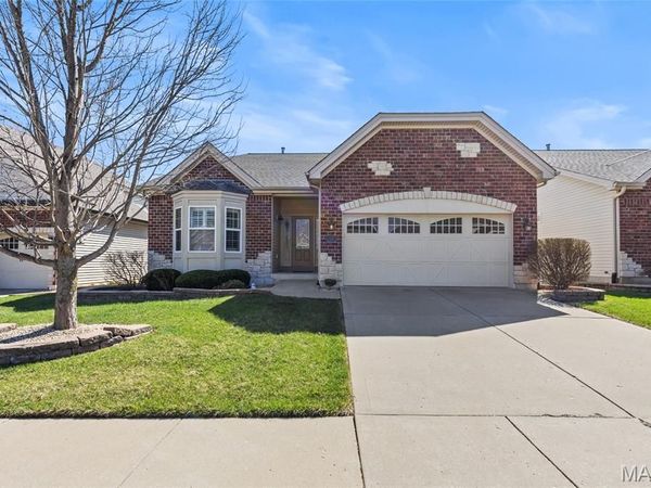 57 Burgundy Place Drive, Dardenne Prairie, MO 63368