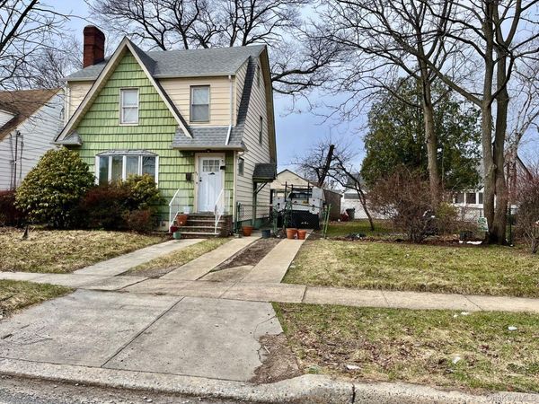 65 Belmont Parkway , Hempstead, NY 11550