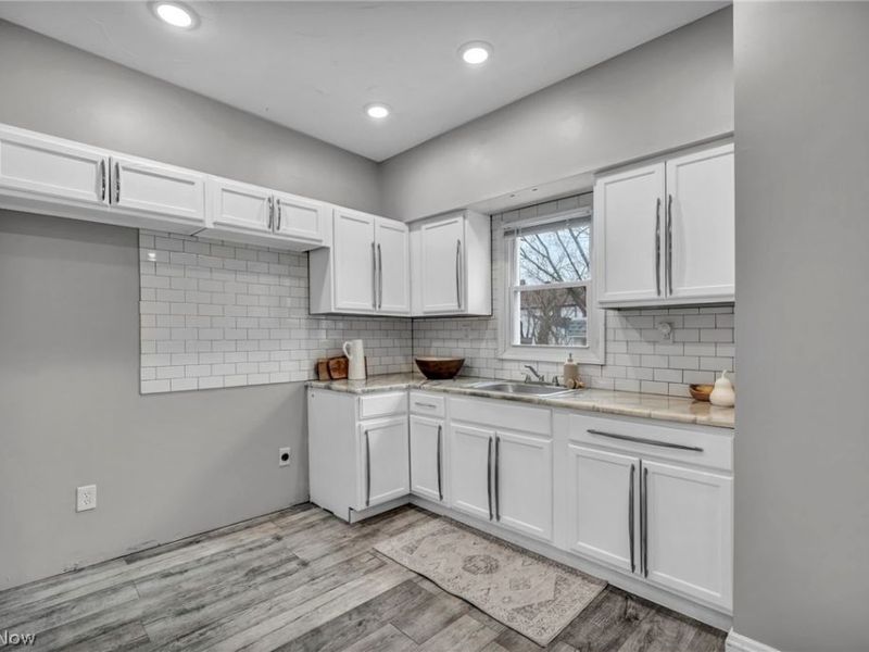 13315 Thornhurst Avenue, Garfield Heights, OH 44105 Photo 13