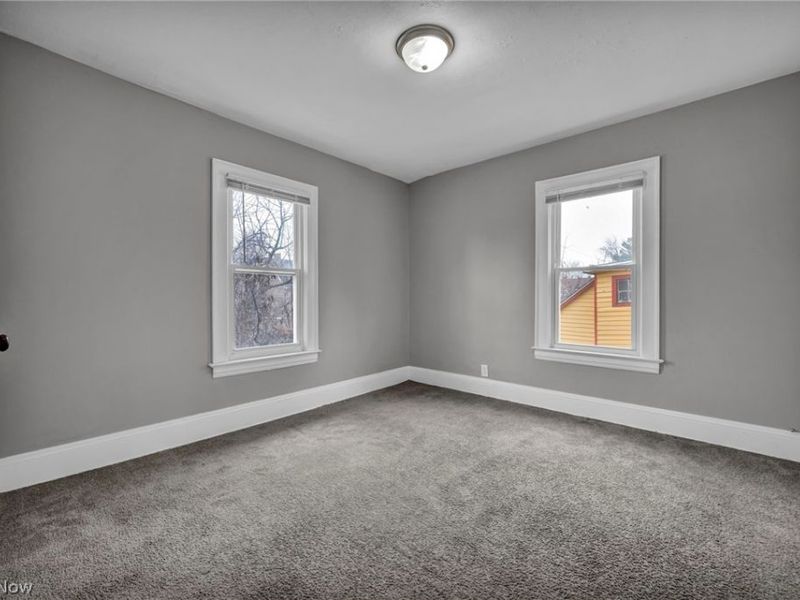 13315 Thornhurst Avenue, Garfield Heights, OH 44105 Photo 19