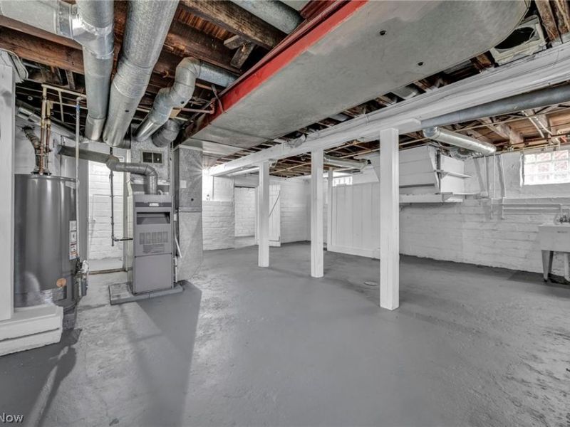 13315 Thornhurst Avenue, Garfield Heights, OH 44105 Photo 36