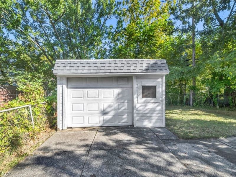 13315 Thornhurst Avenue, Garfield Heights, OH 44105 Photo 40