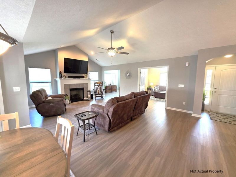 147 Narragansett Drive, Buckeye Lake, OH 43008 Photo 8