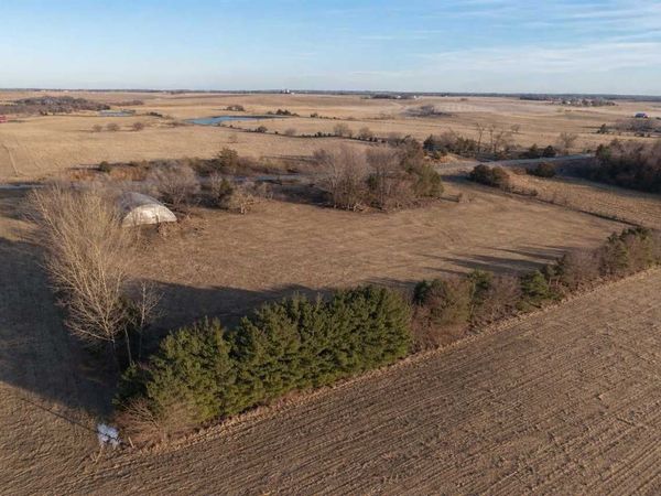 5515 24th Avenue Dr, Vinton, IA 52349
