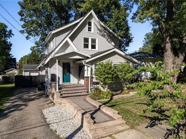 41 E Rosewood Avenue , Akron, OH 44301