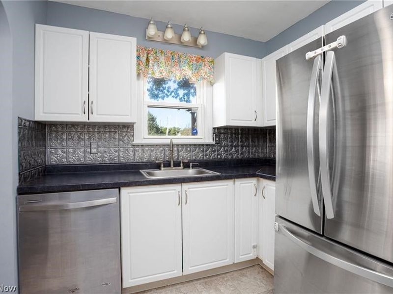 41 E Rosewood Avenue, Akron, OH 44301 Photo 11