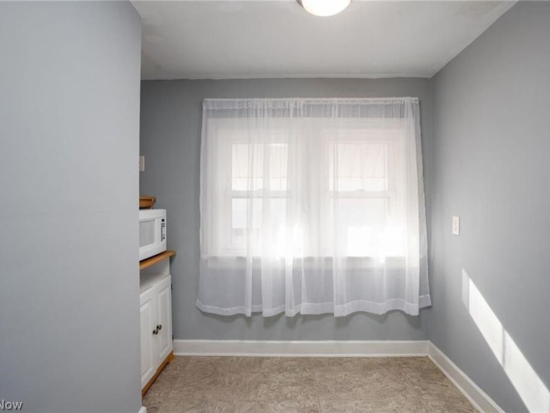 41 E Rosewood Avenue, Akron, OH 44301 Photo 12