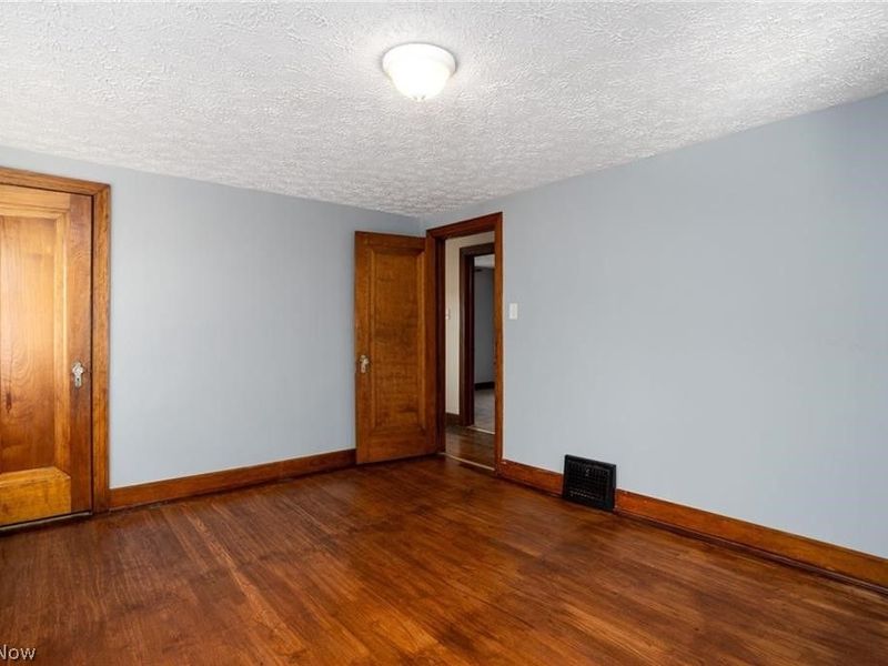 41 E Rosewood Avenue, Akron, OH 44301 Photo 14