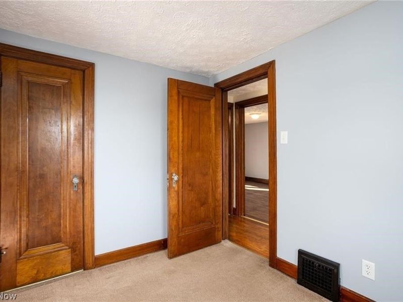 41 E Rosewood Avenue, Akron, OH 44301 Photo 19