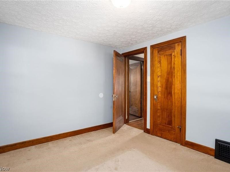 41 E Rosewood Avenue, Akron, OH 44301 Photo 21