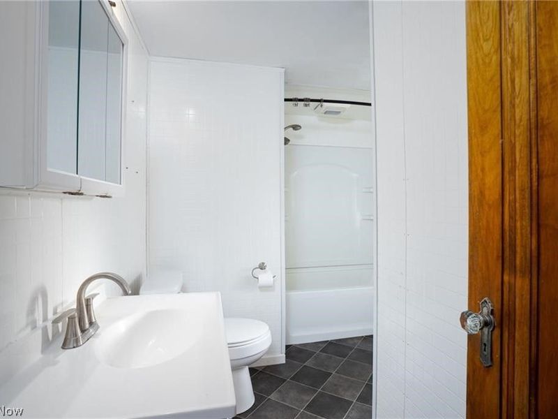 41 E Rosewood Avenue, Akron, OH 44301 Photo 22