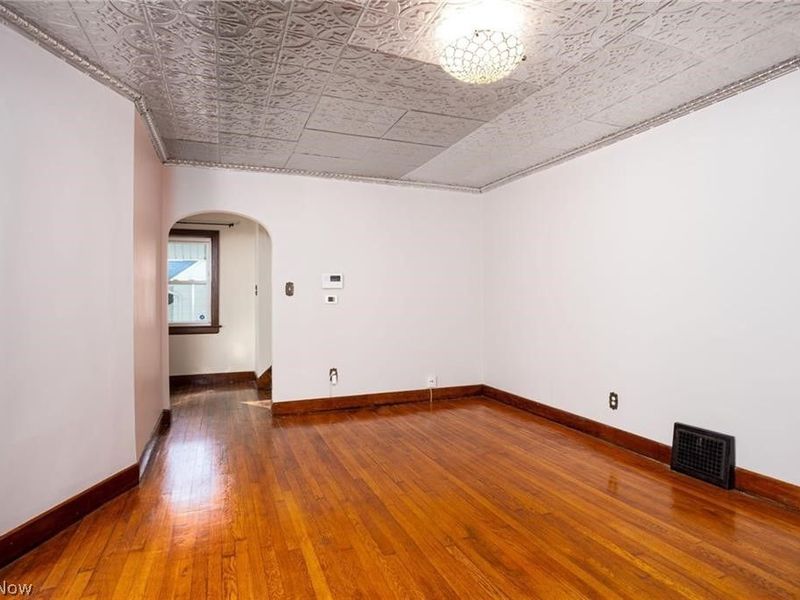 41 E Rosewood Avenue, Akron, OH 44301 Photo 6