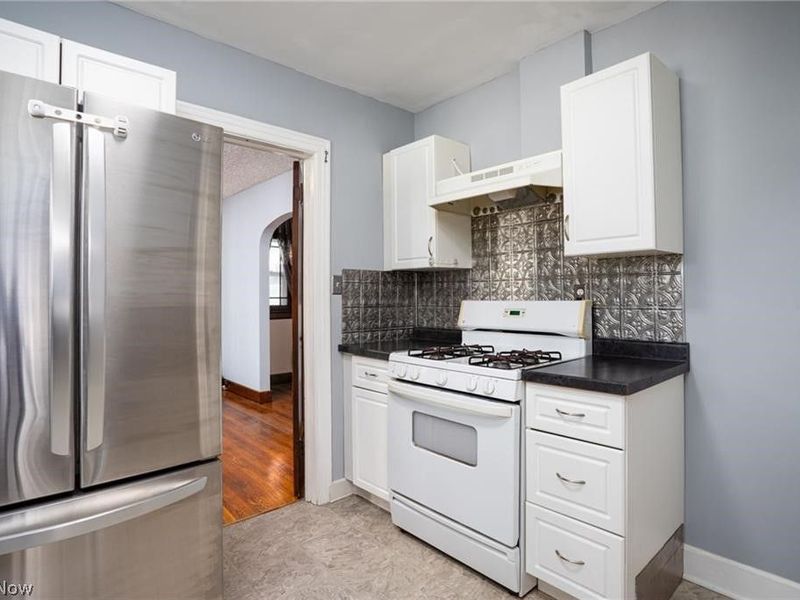 41 E Rosewood Avenue, Akron, OH 44301 Photo 8