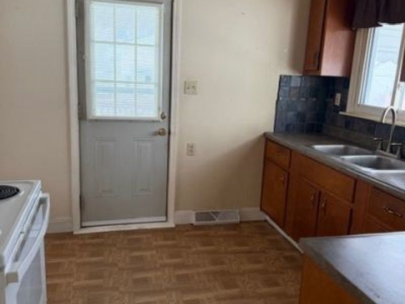 512 New 4th Street, Fairport Harbor, OH 44077 Photo 7