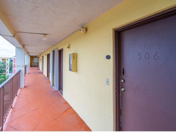 9240 Fontainebleau Blvd , Unit 506, Miami, FL 33172