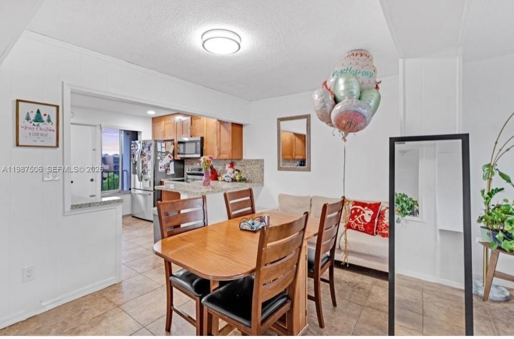 9240 Fontainebleau Blvd , Unit 506, Miami, FL 33172 Photo