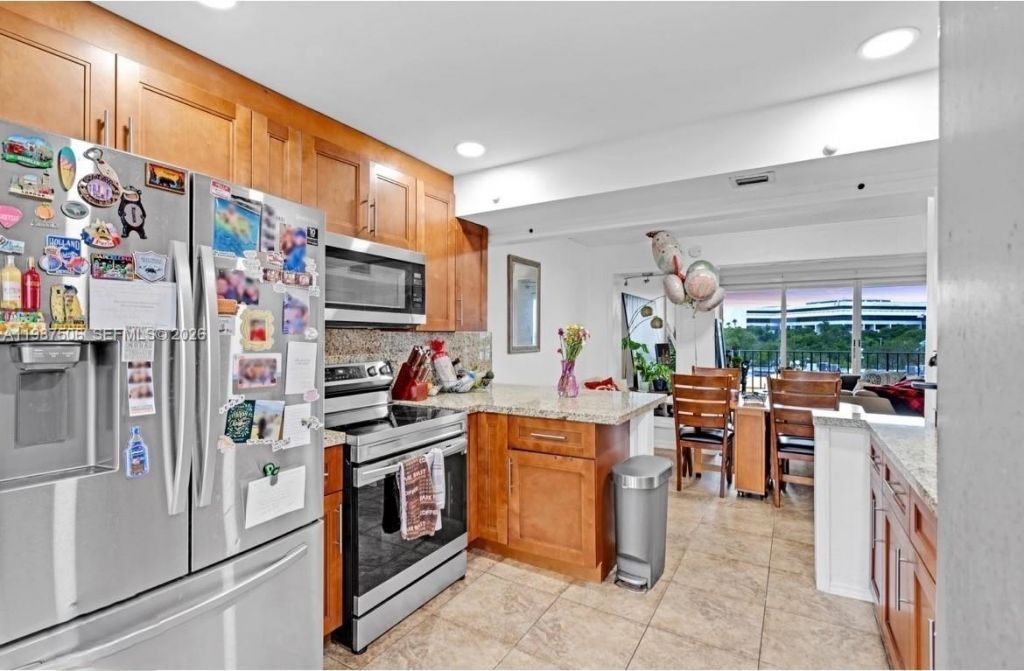 9240 Fontainebleau Blvd , Unit 506, Miami, FL 33172 Photo