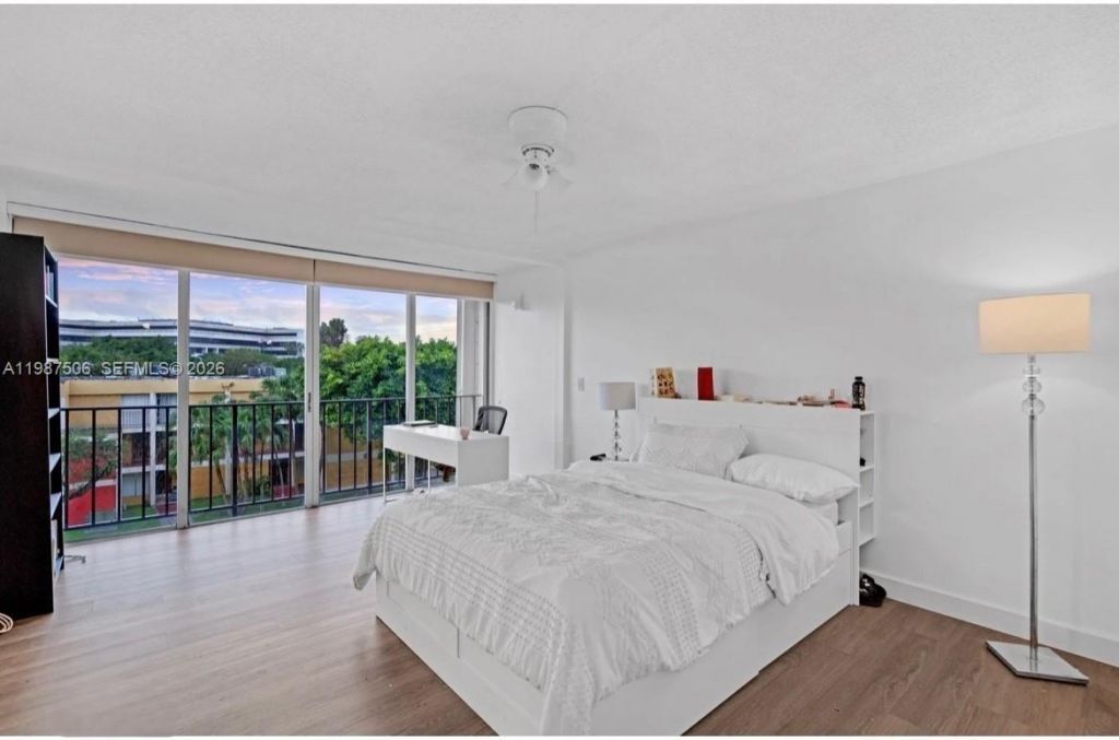 9240 Fontainebleau Blvd , Unit 506, Miami, FL 33172 Photo