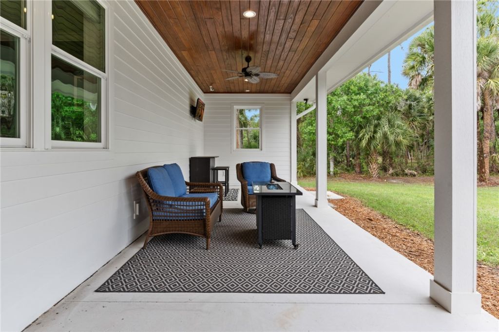 6950 41st Street, Vero Beach, FL 32967 Photo