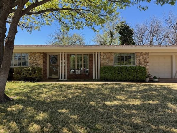 2534 Greenbriar Drive, Abilene, TX 79605