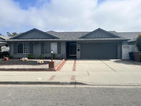 8582 Hollister Street, Ventura, CA 93004