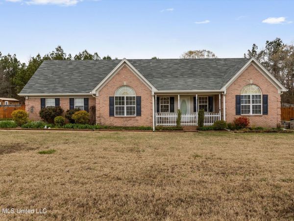 107 Hummingbird Lane, Byhalia, MS 38611