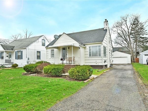 374 Meadowbrook Avenue SE, Warren, OH 44483