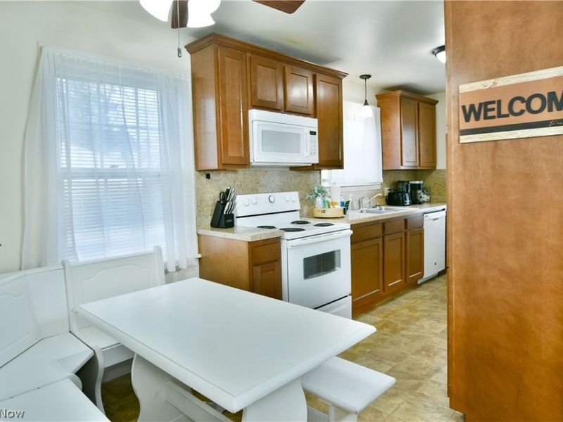 374 Meadowbrook Avenue SE, Warren, OH 44483 Photo 10