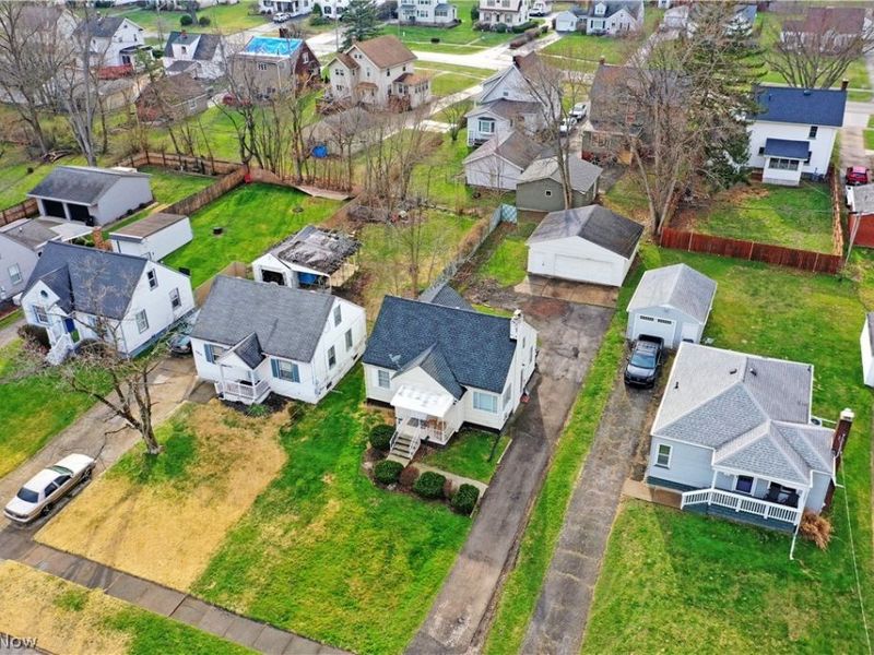 374 Meadowbrook Avenue SE, Warren, OH 44483 Photo 2