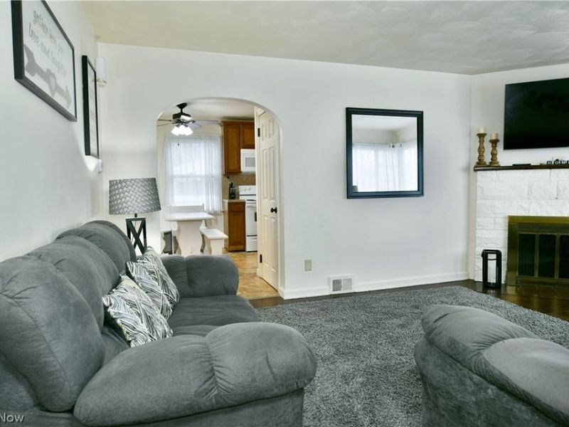 374 Meadowbrook Avenue SE, Warren, OH 44483 Photo 3