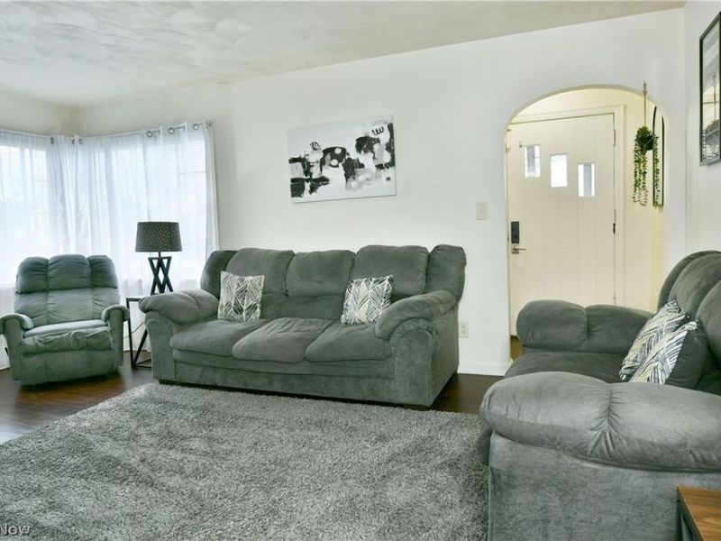 374 Meadowbrook Avenue SE, Warren, OH 44483 Photo 5