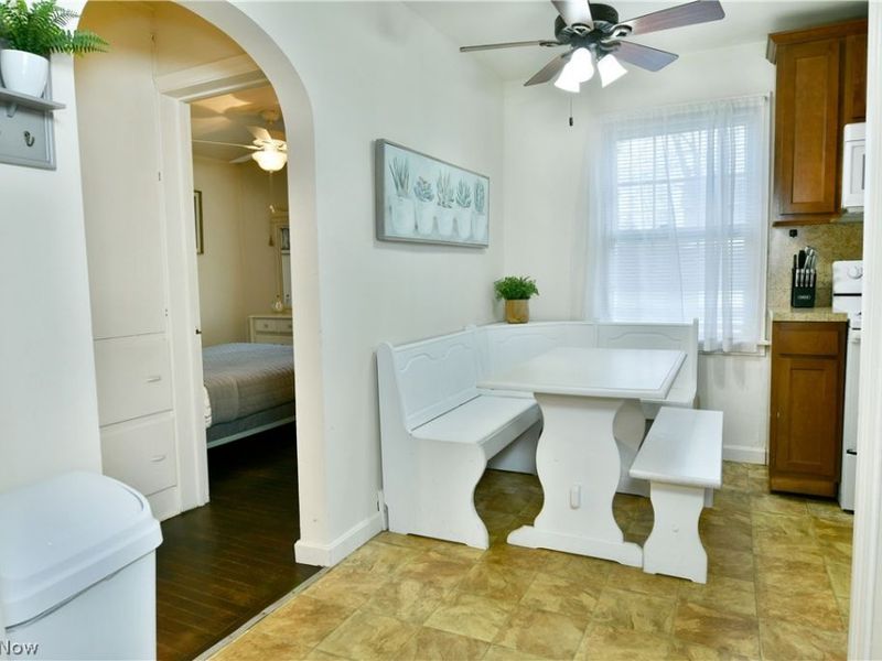 374 Meadowbrook Avenue SE, Warren, OH 44483 Photo 9