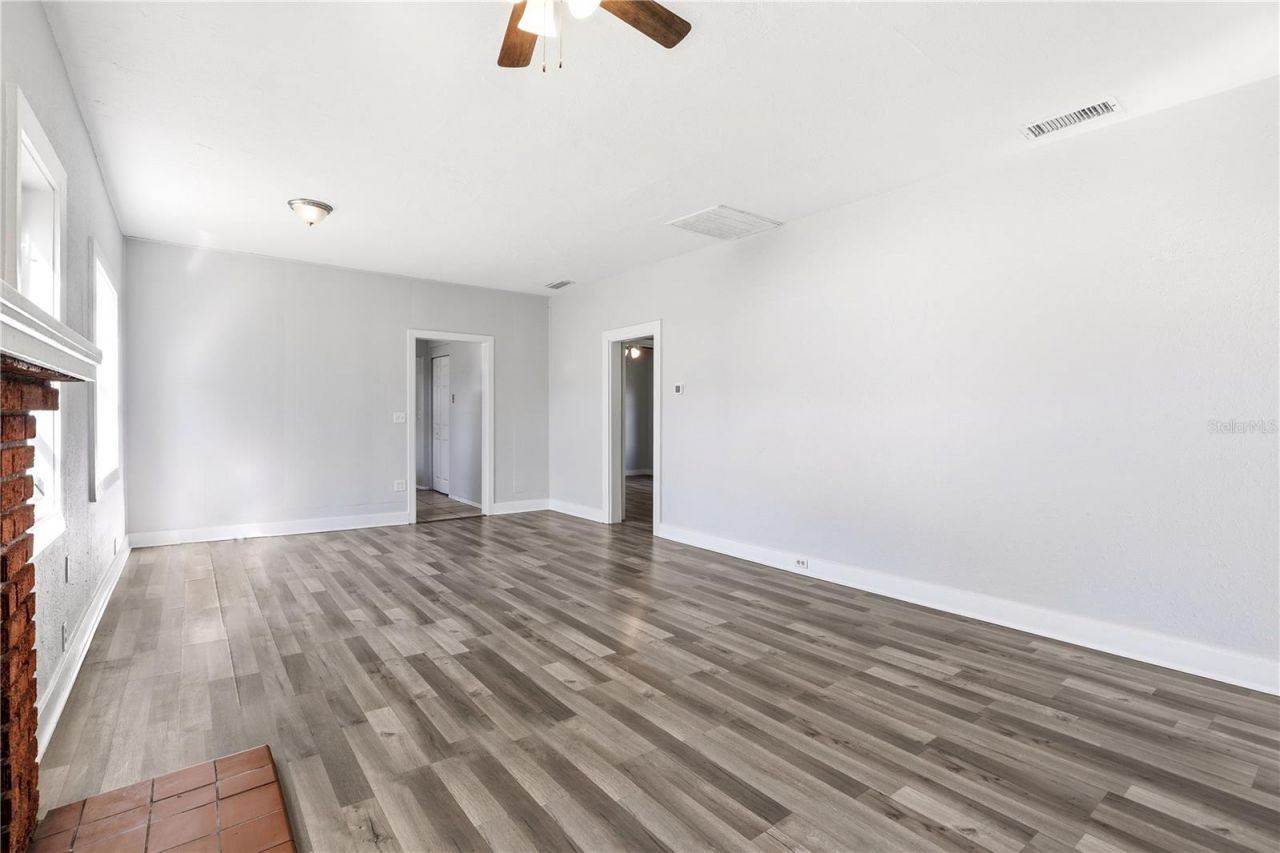 918 Shoreview Drive, Orlando, FL 32807 Photo