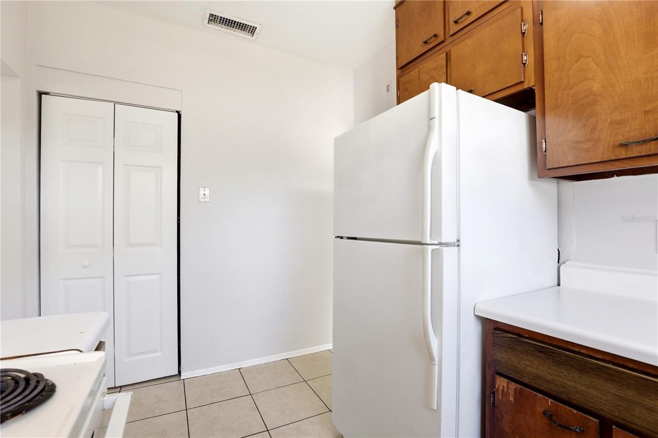 918 Shoreview Drive, Orlando, FL 32807 Photo