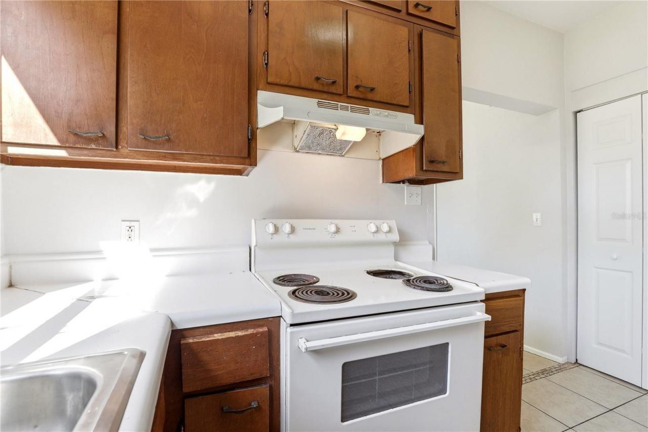 918 Shoreview Drive, Orlando, FL 32807 Photo