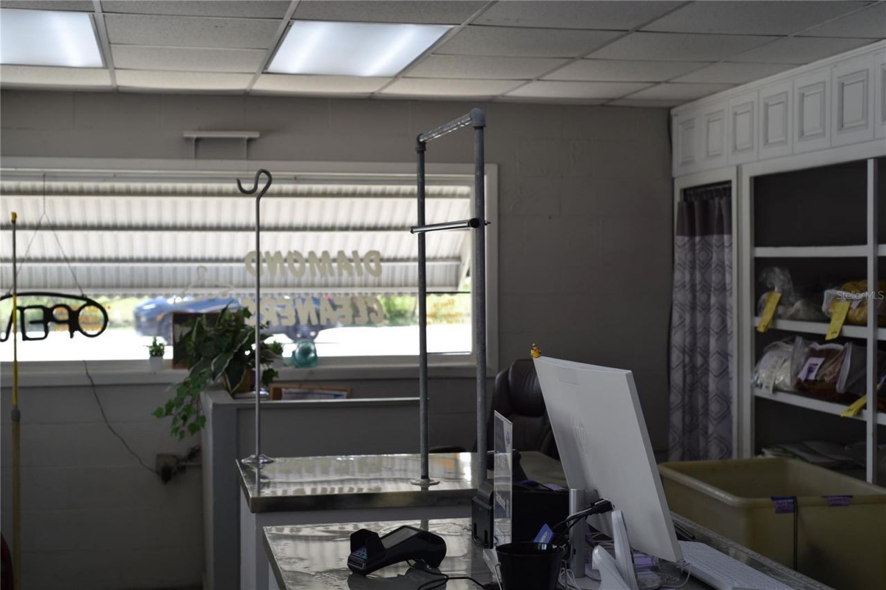 225 S Dixie Freeway, New Smyrna Beach, FL 32168 Photo