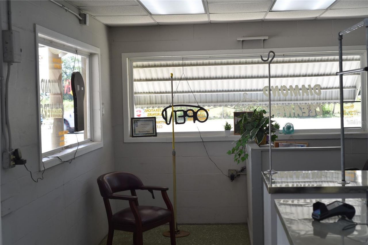 225 S Dixie Freeway, New Smyrna Beach, FL 32168 Photo