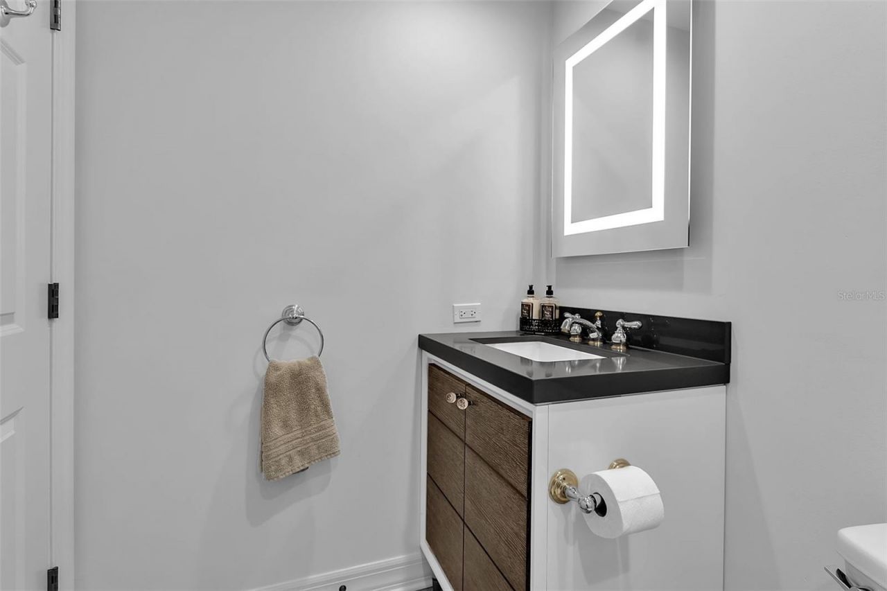 393 N Point Road , Unit 401, Osprey, FL 34229 Photo