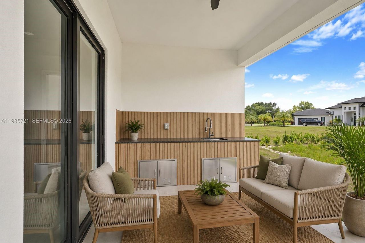 6186 N Everglades Blvd, Naples, FL 34120 Photo