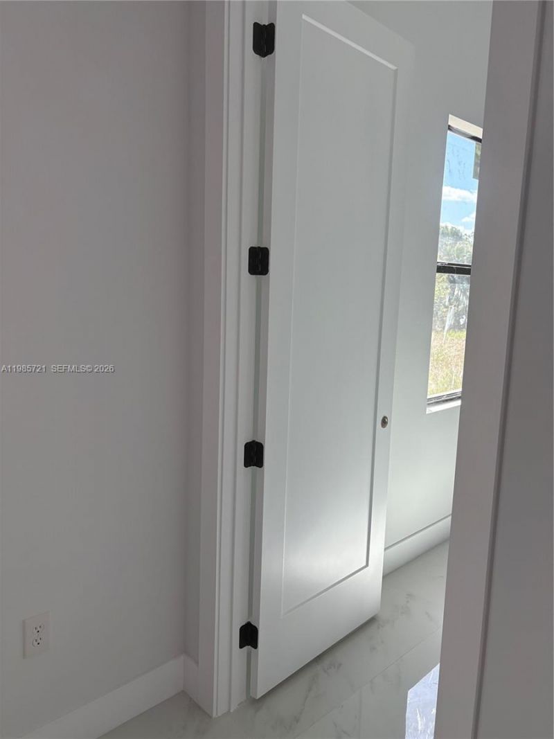 6186 N Everglades Blvd, Naples, FL 34120 Photo