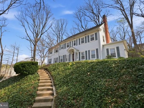1805 ARMY NAVY DRIVE, ARLINGTON, VA 22202